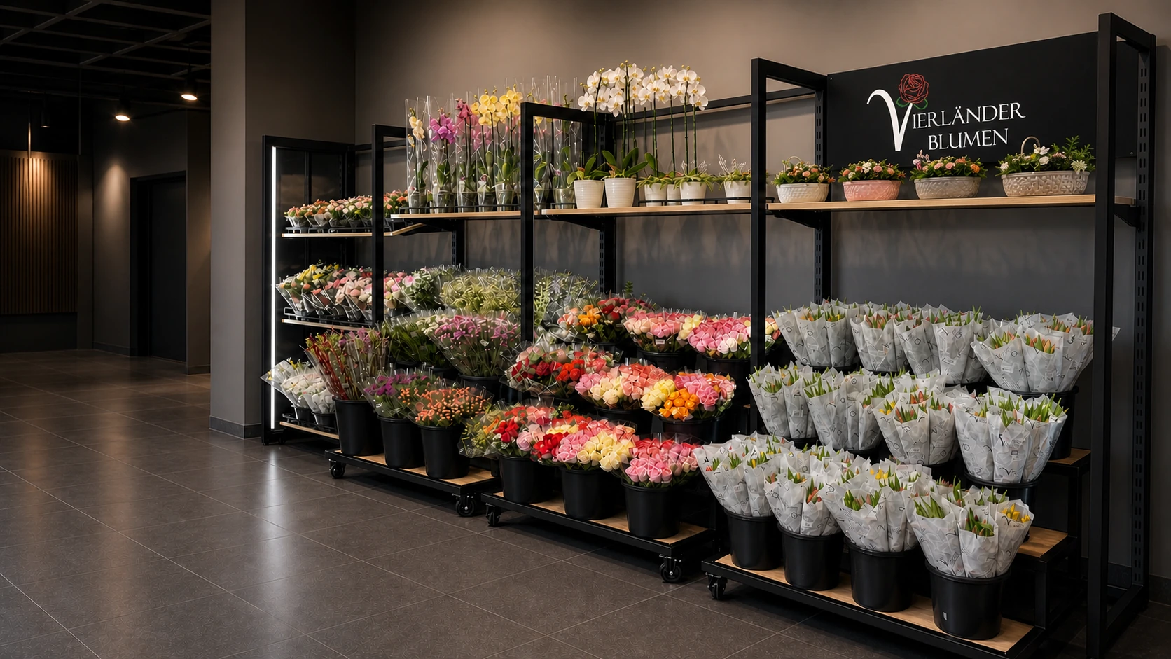 Große Blumen- und Pflanzenabteilung mit modularen Verkaufsträgern